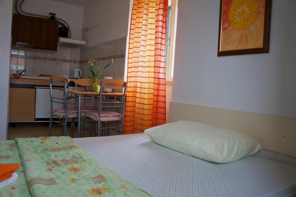 Kamena Apartment & Studio Makarska Bagian luar foto
